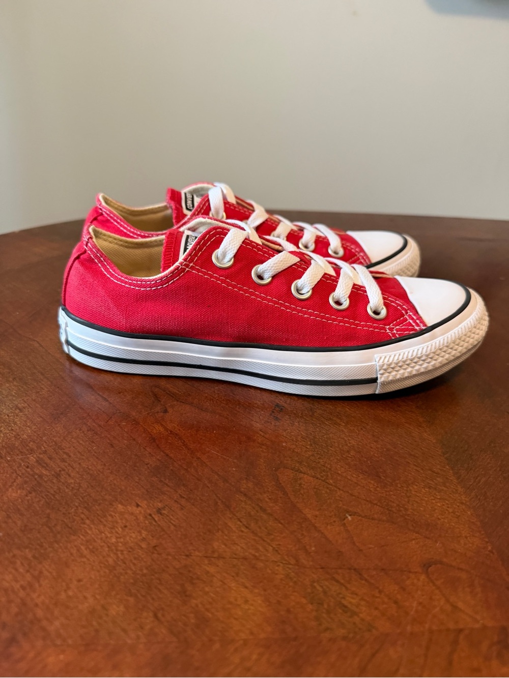 Converse All Star Low Sneakers Women’s Size 6 Red Canvas Shoes